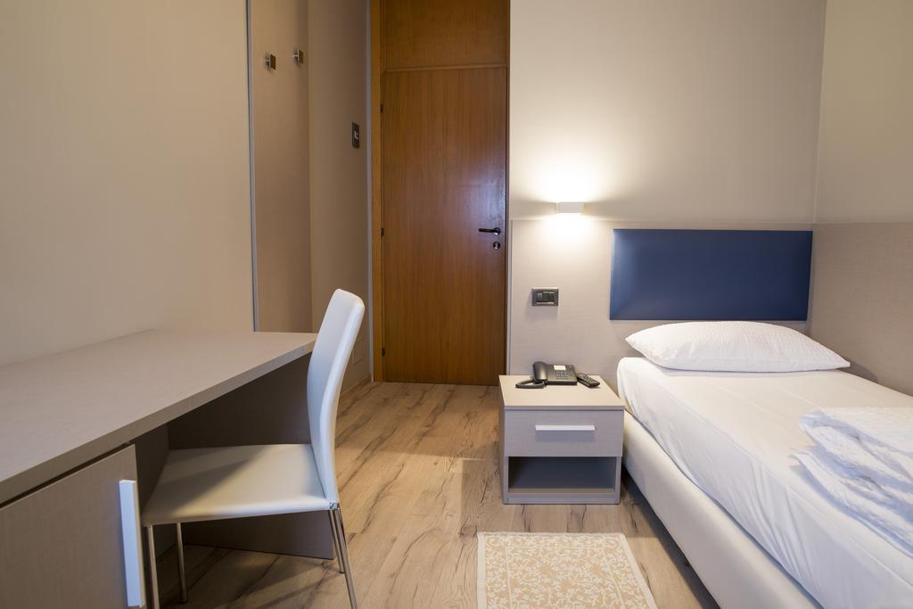 Albergo Montenegro Maniago Luaran gambar